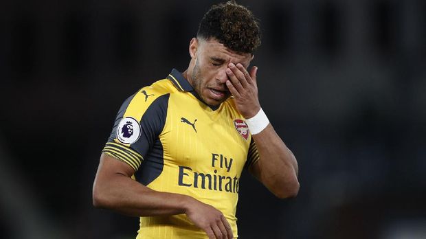 Alex Oxlade-Chamberlain diminati Chelsea dan Liverpool.