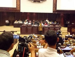 Mikrofon Meja Dimatikan, Paripurna DPD Memanas