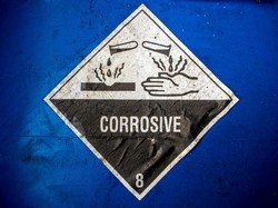 5 Tips Pertolongan Pertama Bila Terpapar Air Keras