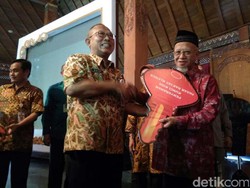 Pemkot Surakarta Buka Posko Aduan Bagi Pedagang Pasar Klewer