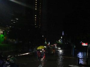 Taman Kemang Jaksel Kebanjiran, Unit Damkar Dikerahkan