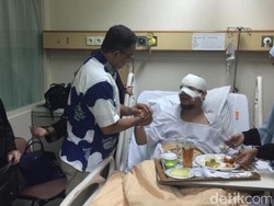 Begini Penampakan Novel Baswedan dengan Wajah Dililit Perban