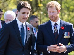 Kaos Kaki Star Wars Ala Justin Trudeau Dijual Rp 200 Ribuan