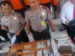 Polisi Tangkap 2 Pengedar Ganja yang Sasar Pelajar di Karawang