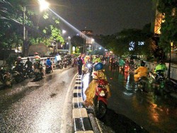 Imbas Banjir, Sejumlah Ruas Jalan di Jakarta Macet