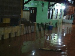 Hujan Deras, Cipinang Melayu Terendam hingga 1,5 Meter
