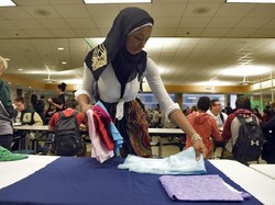 Yang Dirasakan Remaja AS Saat Jadi Satu-satunya Siswi Berhijab di Sekolah