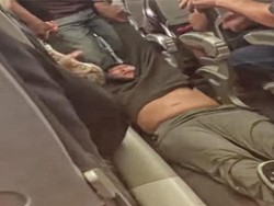 Terungkap, Identitas Pria Tua yang Diusir United