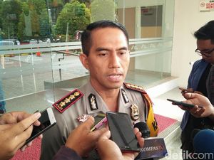 Novel Terbentur Pohon Nangka Saat Mencari Air untuk Membasuh Muka