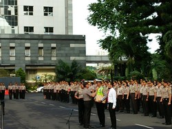 Beri Penghargaan, Kapolda Metro: Terima Kasih Aiptu Sunaryanto