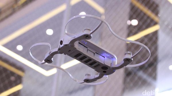 Aksi Drone Selfie yang Bisa Dikantongin