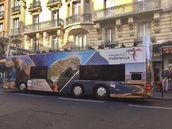 Bus Wonderful Indonesia Lagi Wara-wiri di Paris
