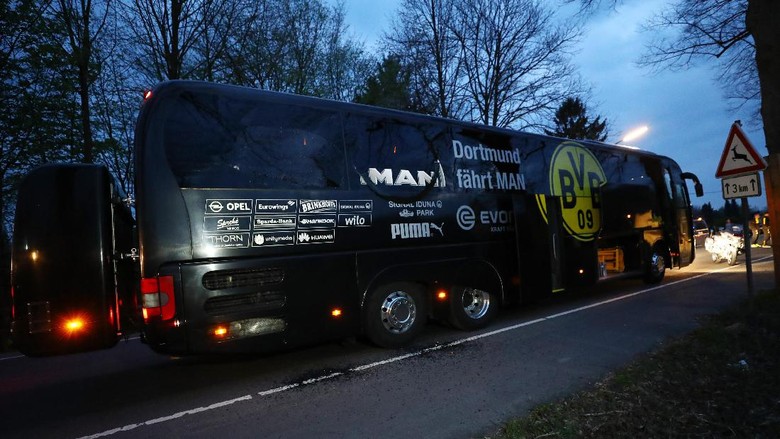 Cerita Bek Dortmund yang Lihat Ledakan Dekat Bus