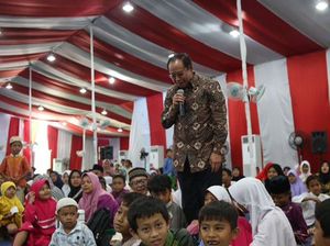 Djan Faridz Santuni Anak Yatim