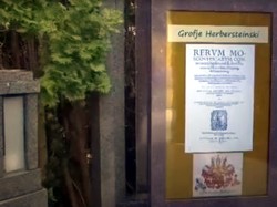 Keren Atau Aneh? Batu Nisan di Slovenia Jadi Papan Reklame Digital