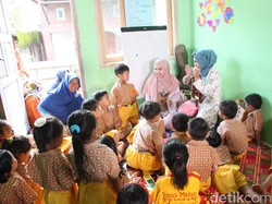 Haruskah Mendongeng Dilakukan dengan Alat Peraga?