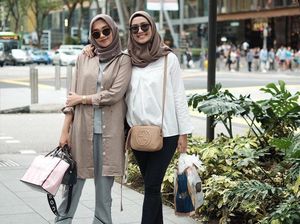 Video: Adu Gaya Busana 2 Hijabers Populer Instagram, Mana Lebih Baik?