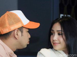 Aw, Tatapan Mesra Raffi Ahmad pada Nagita Slavina