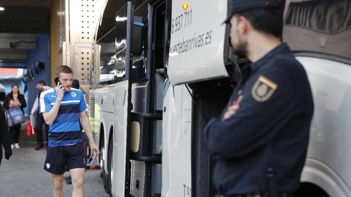 Suporter Leicester Bentrok dengan Polisi Madrid, Beberapa Ditangkap