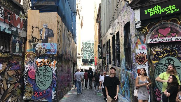 Traveler yang tengah mengamati (istimewa/Kautsar Rayzaman Wiharto)