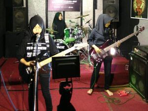 Suka-duka Band Metal Berhijab Garut: Ditolak Tampil Hingga Dapat Cibiran