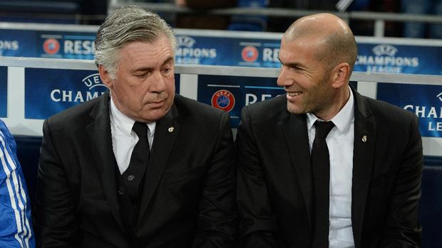 Carlo Ancelotti harus menerima kenyataan pahit Bayern Munich kalah 0-3 skuat arahan Zinedine Zidane, Real Madrid. (