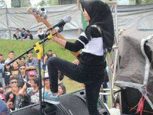 Viral, Aksi 3 Hijabers Asal Garut Bawakan Lagu Metal Dipuji Netizen