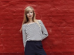 Veritkal atau Horizontal? Pilih Baju Bergaris Sesuai Bentuk Tubuh Anda