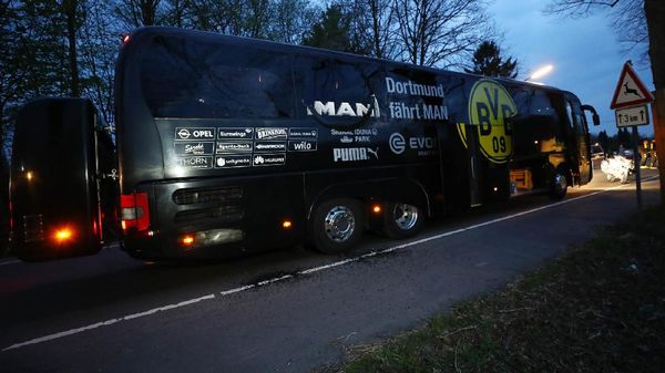 Kaca Bus Tim Dortmund Pecah Akibat Ledakan