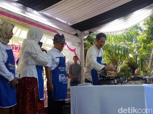 Chef Juna Promosikan Pecel Pitik di Festival Banyuwangi Kuliner