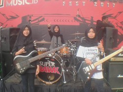 Trio Hijabers Metal VoB Sindir Batasan Berpendapat di School Revolution