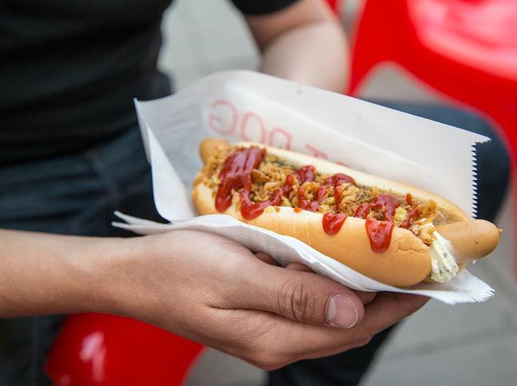 Sampai Kini Masih Jadi Perdebatan, Apakah Hot Dog Itu Termasuk Sandwich?