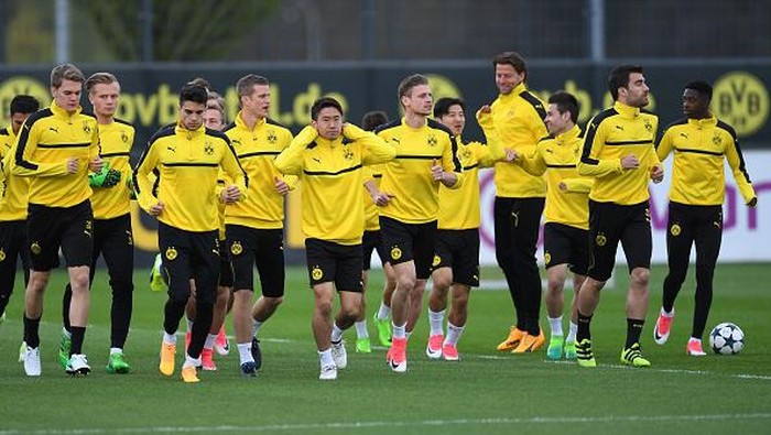 Kiper Monaco: Semoga Bartra dan Pemain Dortmund Baik-Baik Saja