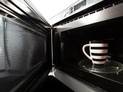 Menurut Peneliti, Cara Terbaik Menyeduh Teh Memakai Oven Microwave