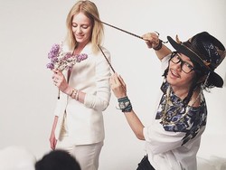 Uniknya Gaya Rambut Berhias Boneka Barbie Sampai Lego Karya Seniman Jepang