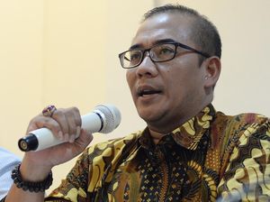 Lantik Anggota KPU, Hasyim Ingatkan Agar UU Dijadikan Dasar dalam Bekerja Lantik Anggota KPU, Hasyim Ingatkan Agar UU Dijadikan Dasar dalam Bekerja