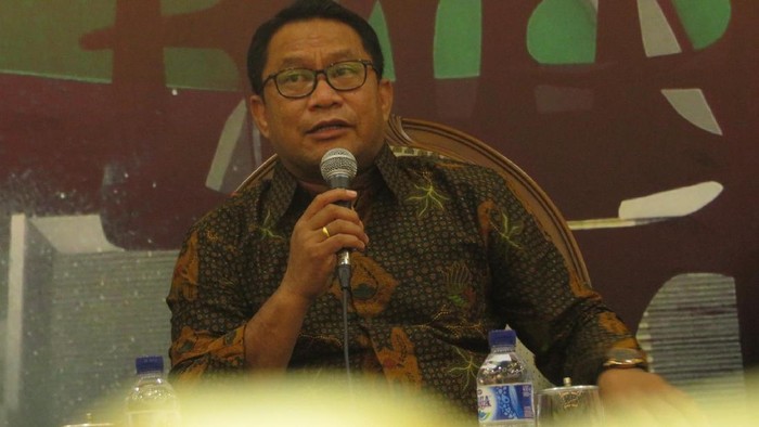Ketua Komisi V DPR Fary Djemy Francis Ketua Komisi V DPR Fary Djemy Francis