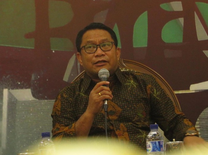 Ketua Komisi V DPR Fary Djemy Francis
