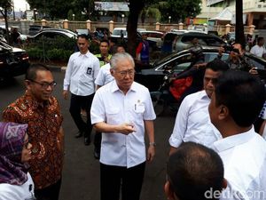Cerita 2 Menteri Jokowi Blusukan Pasar Sejak Pagi