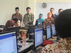 Wagub Gus Ipul Klaim Pelaksanaan UNBK SMA di Jawa Timur Lancar