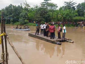 Pemprov Jatim akan Beri Santunan ke Korban Perahu Tambang Gresik Pemprov Jatim akan Beri Santunan ke Korban Perahu Tambang Gresik