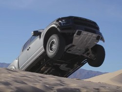 Aksi Ken Block di Gurun Pasir Pakai Pikap