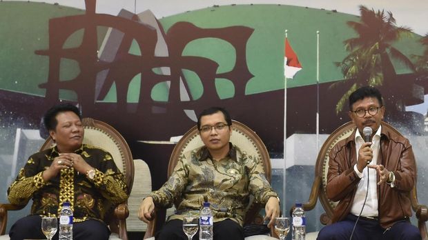 Politikus PPP Achmad Baidowi (tengah), di geudng DPR, Jakarta, beberapa waktu lalu.