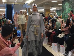 Anniesa Hasibuan Hadirkan Koleksi Ramadan di Metro Department Store