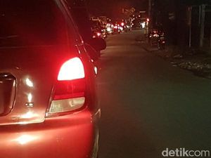 Tol JORR Macet Parah, Mampang-Jatiwaringin 3 Jam Lebih Tol JORR Macet Parah, Mampang-Jatiwaringin 3 Jam Lebih