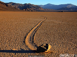 Fenomena Batu Berjalan di Lembah AS yang Jadi Misteri Puluhan Tahun