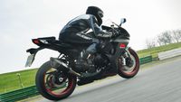 Suzuki GSX R-600 Versi Terbaru Nih..