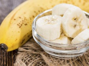 Makan Pisang Bisa Cegah Serangan Jantung dan Stroke, Ini Alasannya! Makan Pisang Bisa Cegah Serangan Jantung dan Stroke, Ini Alasannya!