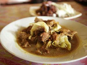 Mendung Berangin Begini Enaknya Jajan Tongseng Sedap di 5 Tempat Makan Ini
