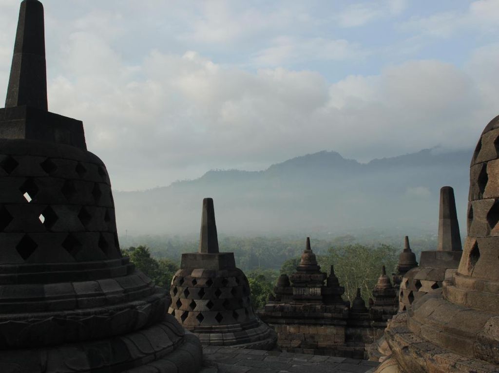 Catat Ya, Tata Krama Berfoto-foto di Candi Borobudur
